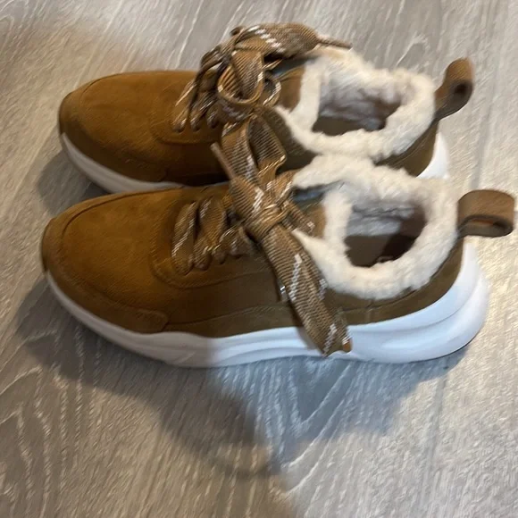 UGG LA Glide Heritage Sneakers Size 5 - Picture 2 of 7